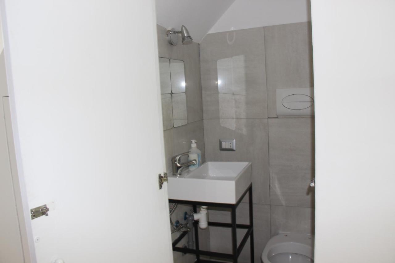 Appartement La Casa Di Ale A Chiaja *